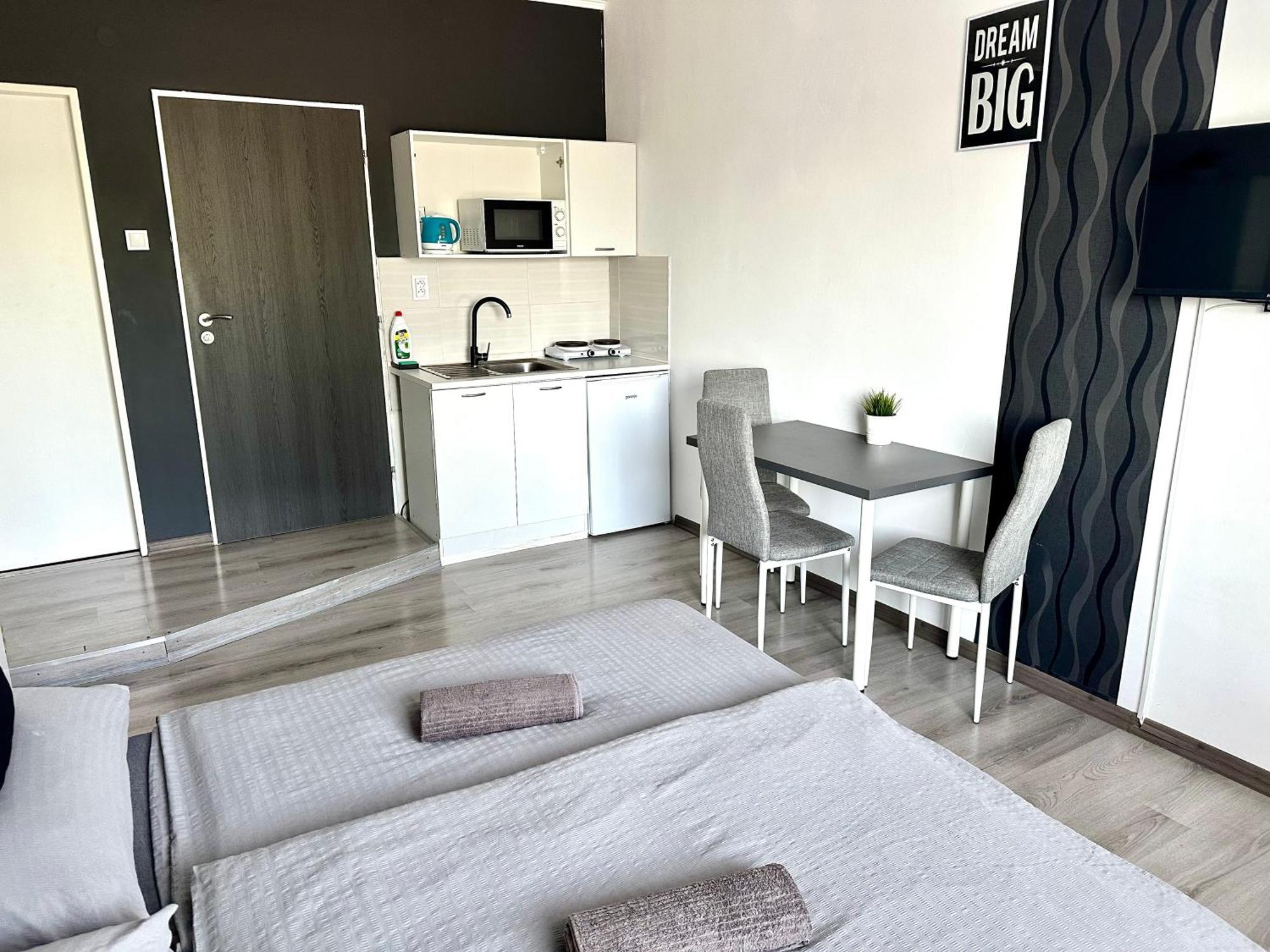 City Apartment Sturovo Exterior photo
