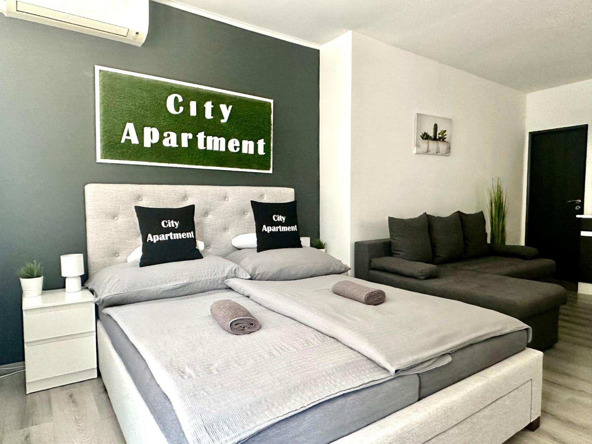 City Apartment Sturovo Exterior photo