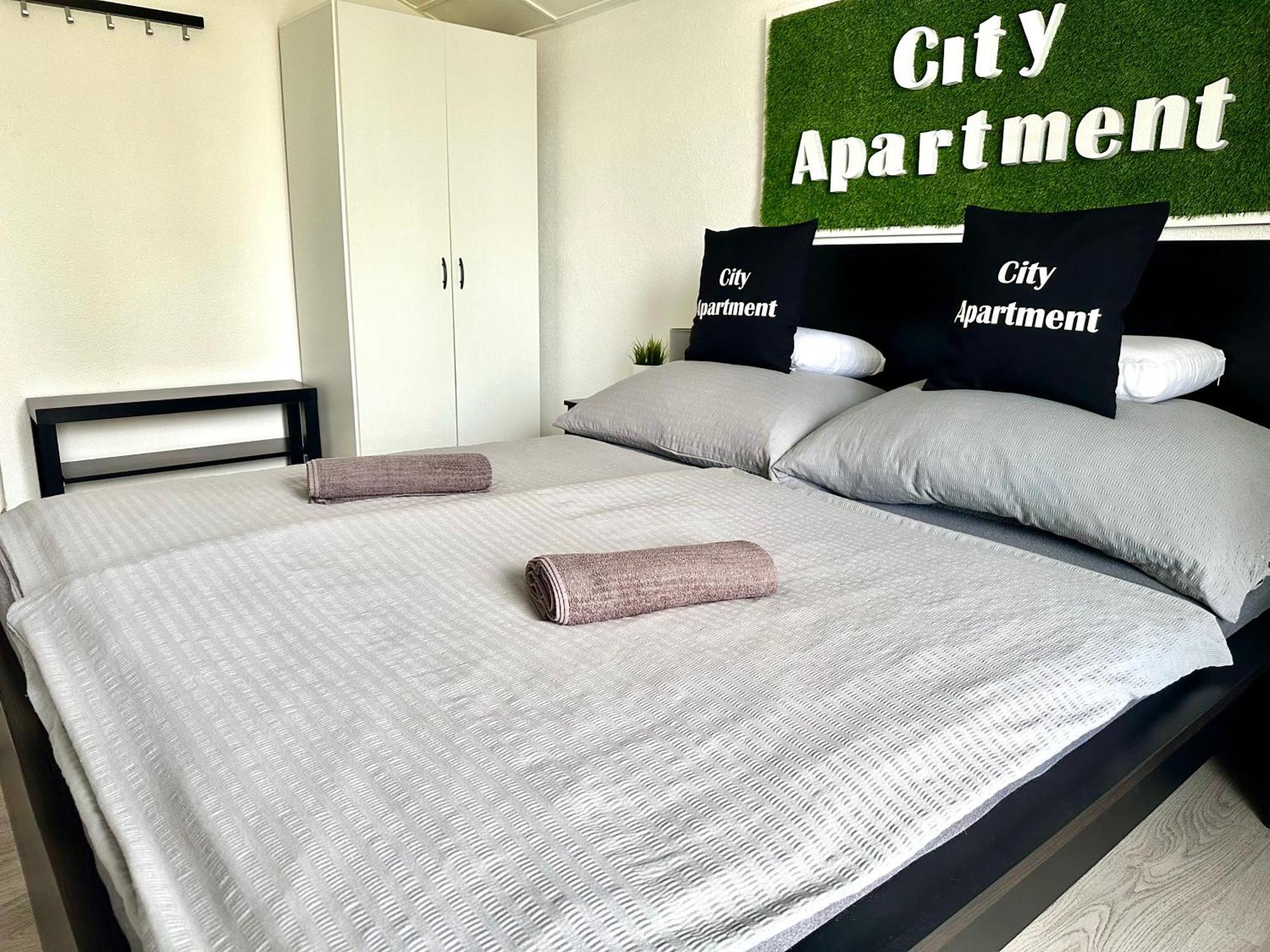City Apartment Sturovo Exterior photo